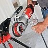 Пример использования электрического портативного клуппа RIDGID 690-I